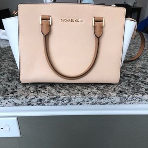 MICHAEL KORS SELMA BAG